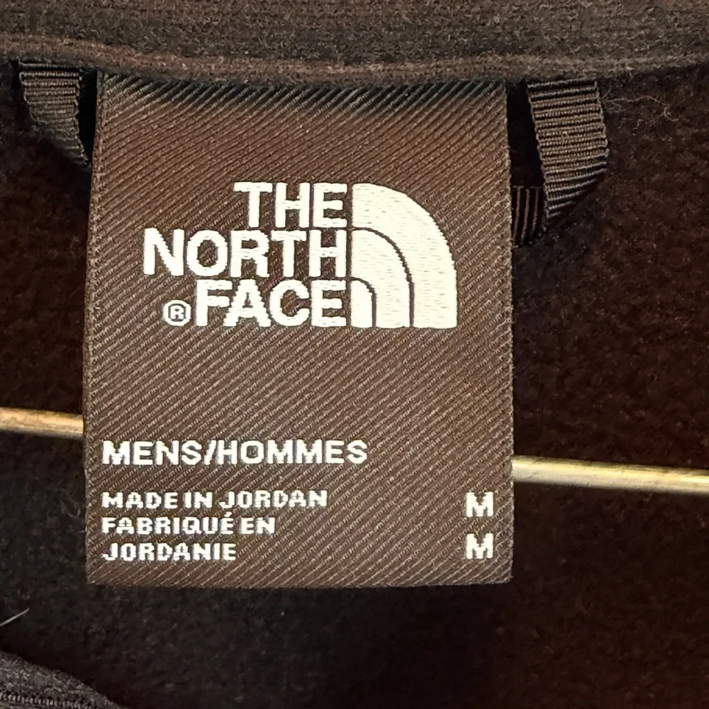 The North Face Men’s Black Quarter-Zip Fleece Pullover - Picture 3 of 3